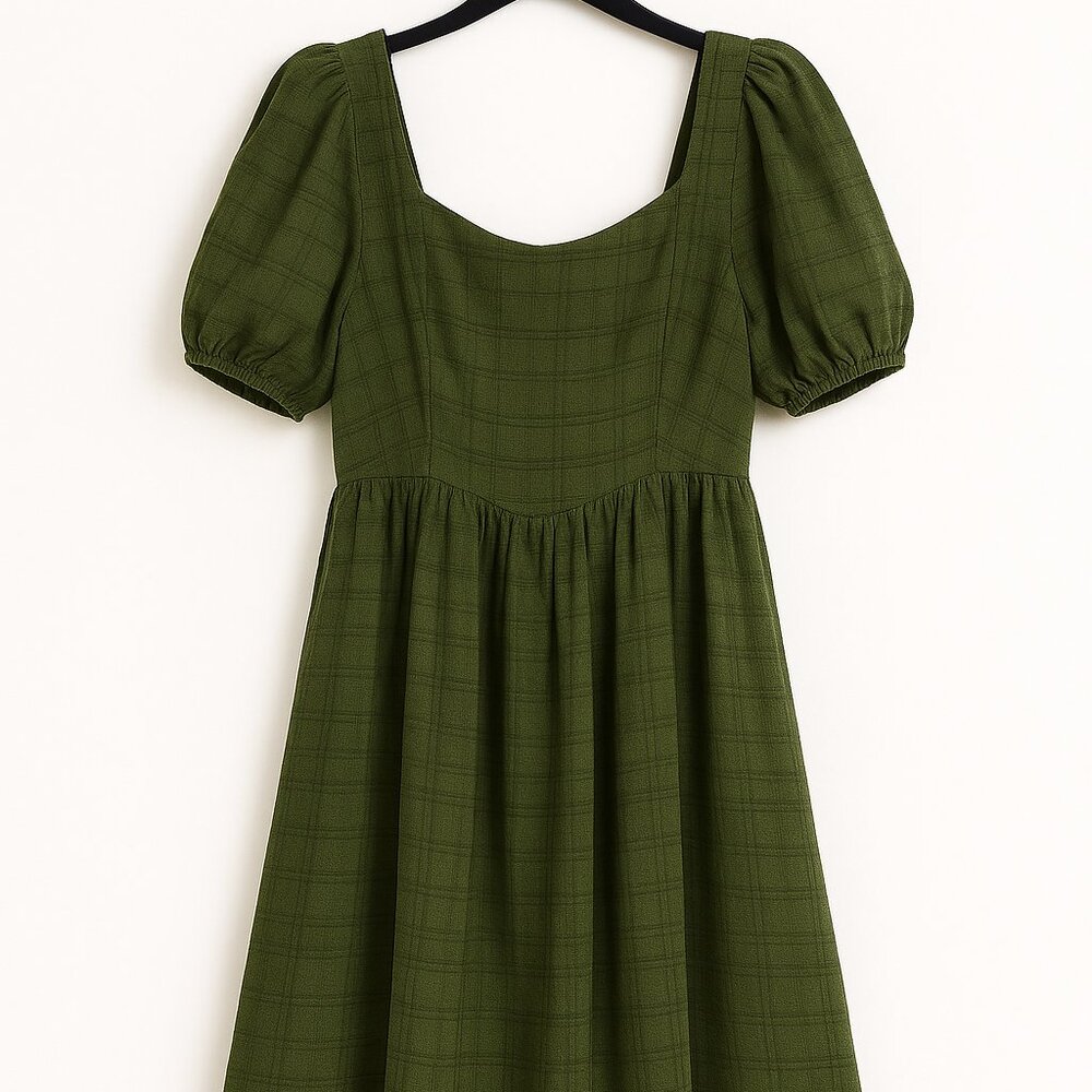 Vintage-Inspired Puff Sleeve Dress